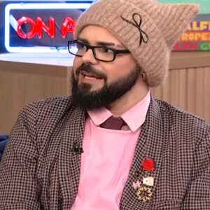 Akylas: Η ομοφοβική επίθεση στη Θεσσαλονίκη,  οι οικονομικές δυσκολίες, οι δουλειές σε κουζίνες και κρουαζερόπλοια  πριν από τη Eurovision