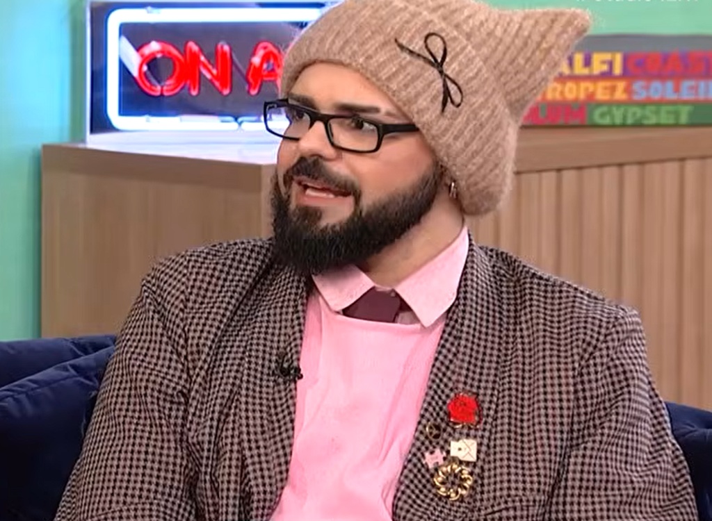 Akylas: Η ομοφοβική επίθεση στη Θεσσαλονίκη,  οι οικονομικές δυσκολίες, οι δουλειές σε κουζίνες και κρουαζερόπλοια  πριν από τη Eurovision