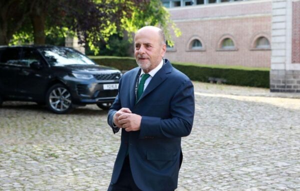 Γιάννης Αλαφούζος: Στήριξε με αθλητικό ρουχισμό ποδοσφαιρική ομάδα από την Κάρπαθο