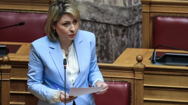 Αλεξοπούλου για  τη φράση της «το τζάμπα πέθανε» :  Η διατύπωση μου ήταν προβληματική – Ζητώ συγνώμη από τους εκπαιδευτικούς (βίντεο)