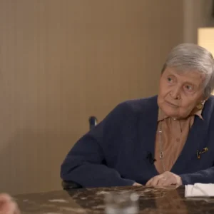 Ο ΣΚΑΪ αποχαιρετά την Ελένη Γλύκατζη – Αρβελέρ – H τελευταία τηλεοπτική συνέντευξη της βυζαντινολόγου