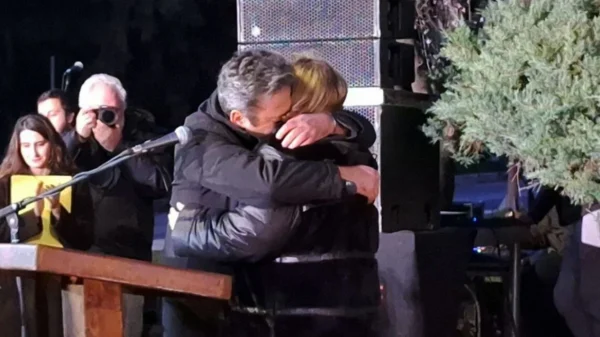 Τέμπη: «Το παιδί μου λοιδορήθηκε όσο τίποτε» – Ξεσπά η μητέρα του νεκρού  μηχανοδηγού Σπύρου Βούλγαρη (βίντεο)