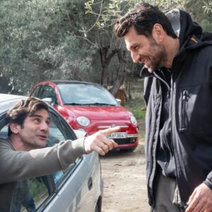 «Κάμπινγκ»: Μαύρη κωμωδία και μυστήριο – Backstage από τα γυρίσματα της νέας σειράς του Mega