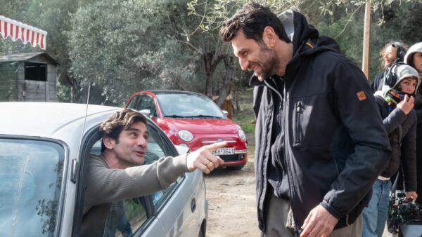 «Κάμπινγκ»: Μαύρη κωμωδία και μυστήριο – Backstage από τα γυρίσματα της νέας σειράς του Mega