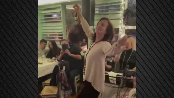 Το ζεϊμπέκικο της Άννας Διαμαντοπούλου στην Κοζάνη – Δείτε βίντεο