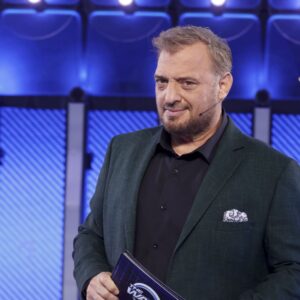 «The Wall»: Δύο αγαπημένες αδελφές τα βάζουν με τον «τοίχο»για χάρη της οικογένειας – Απόψε στις 21:00 στον ΣΚΑΪ