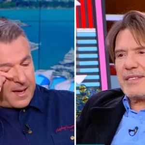 Γιώργος Λιάγκας: Δάκρυσε on air με καλεσμένο τον Στράτο Τζώρτζογλου – “Είναι πολύ σπουδαίο αυτό που έκανες, ρε μάγκα” (Βίντεο)