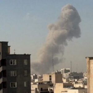 Το Ισραήλ εξαπέλυσε επίθεση στο Ιράν – Αναφέρθηκαν εκρήξεις στην Τεχαράνη –  Για κοινή επιχείρηση με ΗΠΑ γράφουν τα αμερικανικά ΜΜΕ