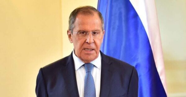 Επίθεση Λαβρόφ στην Αθήνα: Διέκοψε συνεργασία δεκαετιών με τη Ρωσία, έστειλε όπλα στην Ουκρανία χωρίς να σκεφτεί τους Έλληνες που ζουν εκεί