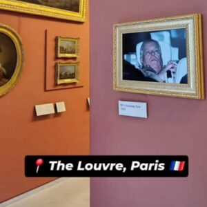 Γαλλία:  Ακτιβιστές κρέμασαν στο Λούβρο την φωτογραφία του έκπτωτου πρίγκιπα Άντριου από τη σύλληψή του – Βίντεο