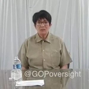 ΗΠΑ- Με φόρμα φυλακής η Μάξγουελ απευθύνεται στο Κογκρέσο : Επικαλέστηκε το δικαίωμα σιωπής και δεν απάντησε καμία ερώτηση – Βίντεο