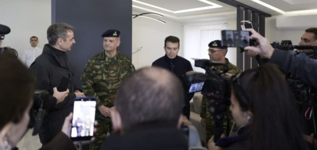 Στον Έβρο ο Μητσοτάκης: Θα προχωρήσουμε στην αποκατάσταση των ζημιών από τις πλημμύρες – Ανακοίνωσε έργα υποδομής ύψους 30 εκατ. ευρώ για τον ποταμό