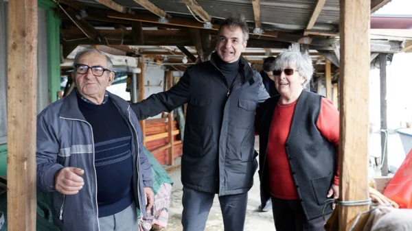 «Άρτεμη, το χέλι δεν παίζεται!» – Η ανάρτηση του Κ. Μητσοτάκη για την επίσκεψή του στην «Κυρά του Δέλτα»