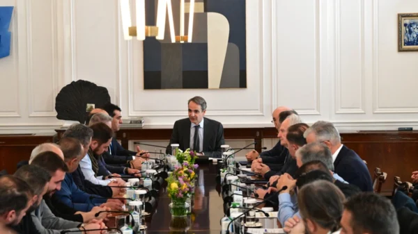 Μητσοτάκης σε κτηνοτρόφους: «Δεν  υπάρχει plan b, το μόνο σχέδιο στο οποίο επιμένουμε είναι η οριστική εκρίζωση της ευλογιάς» – Βίντεο