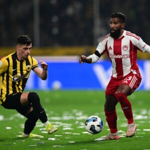 ΑΕΚ – Ολυμπιακός 1-1: Ο Ταρέμι από την… άσπρη βούλα έσωσε τον βαθμό για τον Ολυμπιακό