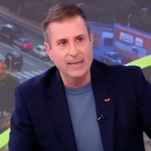 Παναγιώτης Στάθης: Πέθανε η μητέρα του – Το έμαθε  ένα λεπτό πριν βγει στον αέρα του «Καλημέρα Ελλάδα» (βίντεο)