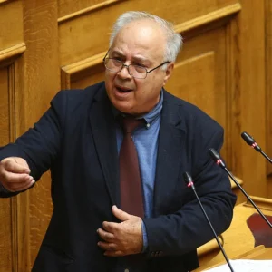 To ΠΑΣΟΚ διέγραψε τον βουλευτή Λέσβου Παναγιώτη Παρασκευαϊδη μετά τις δηλώσεις του περί συνεργασίας ακόμη και με… δικτατορικά καθεστώτα (βίντεο)