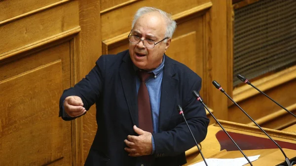 To ΠΑΣΟΚ διέγραψε τον βουλευτή Λέσβου Παναγιώτη Παρασκευαϊδη μετά τις δηλώσεις του περί συνεργασίας ακόμη και με… δικτατορικά καθεστώτα (βίντεο)