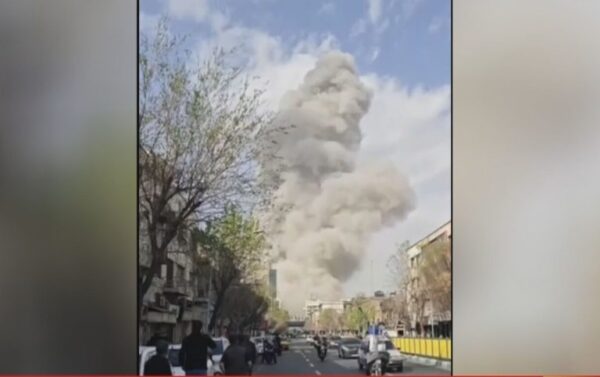 Το Ισραήλ εξαπέλυσε επίθεση στο Ιράν – Αναφέρθηκαν εκρήξεις στην Τεχαράνη –  Για κοινή επιχείρηση με ΗΠΑ γράφουν τα αμερικανικά ΜΜΕ