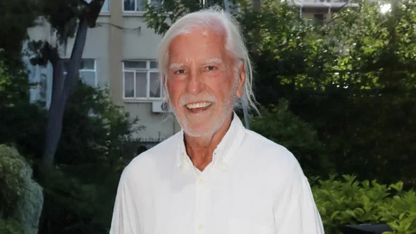 Πέθανε ο θρύλος της νυχτερινής διασκέδασης Λάκης Ραπτάκης – Ο άνθρωπος που άλλαξε το nightlife σε Αθήνα και Θεσσαλονίκη