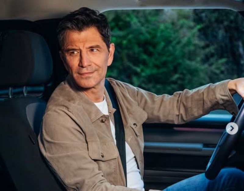 Σάκης Ρουβάς: “Θα πήγαινα ξανά χίλιες φορές στην Eurovision” (βίντεο)