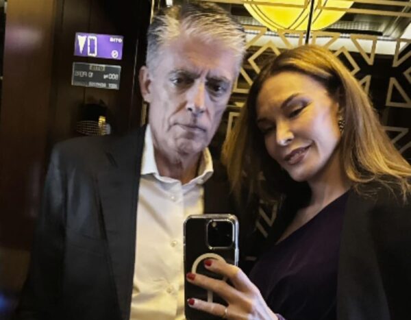 Τατιάνα Στεφανίδου – Νίκος Ευαγγελάτος: Ταξίδι στην Κωνσταντινούπολη (βίντεο)