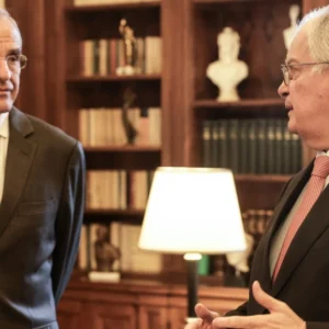 Σαμαράς σε Τασούλα: Έχει κατανοήσει η κυβέρνηση ότι “ξεπλένει” την Τουρκία στα μάτια της διεθνούς πολιτικής σκηνής;