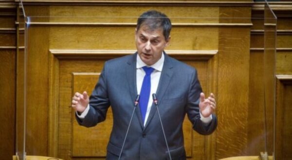 Χάρης Θεοχάρης για Τσίπρα: Υπήρχε ολόκληρο σχέδιο για να πάμε στη δραχμή – Έψαχναν εταιρείες για να τυπώσουν χαρτονομίσματα (βίντεο)