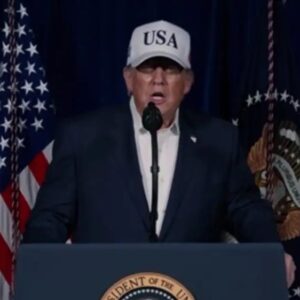 Ντόναλντ Τράμπ: «Θα καταστρέψουμε τους πυραύλους τους» – Η πρώτη δήλωση του προέδρου των ΗΠΑ  μετά την επίθεση στο Ιράν