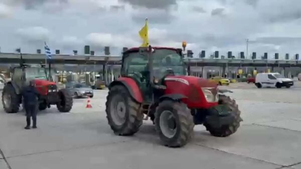 Αγρότες: Έφτασαν τα πρώτα τρακτέρ στις Αφίδνες – Στις 16:00 το συλλαλητήριο στο Σύνταγμα