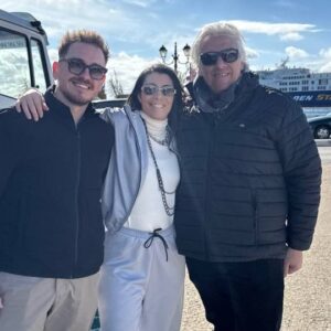 Τζένη Γεωργιάδη: Πρωταγωνίστησε στο Τηνιακό Καρναβάλι και δέχτηκε δημοσίως το συγκινητικό ευχαριστώ του Δημάρχου Τήνου (βίντεο)