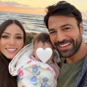 Σιμώνη Χριστοδούλου – Ανδρέας Γεωργίου: Βόλτα στη θάλασσα με την κόρη τους – «Μια καρδιά γεμάτη ευτυχία»