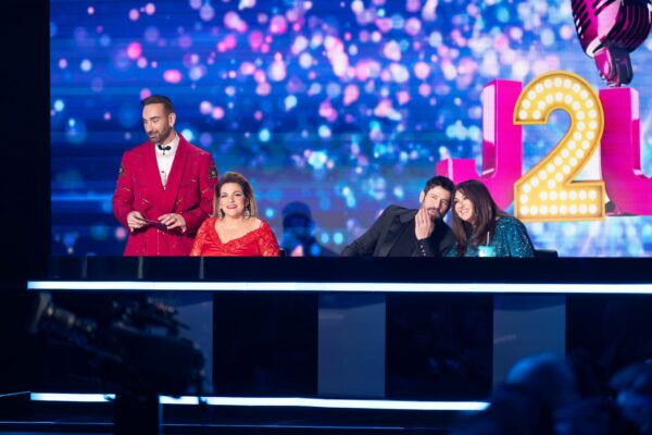 To J2US και ο Νίκος Κοκλώνης επέστρεψαν τη βραδιά του Αγίου Βαλεντίνου – Δείτε όλα όσα έγιναν – Βίντεο