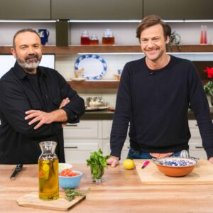 ΕΡΤ1: «ΠΟΠ Μαγειρική» με τον Ανδρέα Λαγό – Καλεσμένοι οι: Έλενα Παπαβασιλείου, Ορέστης Τζιόβας, Νεκταρία Γιαννουδάκη, Νίκος Φάκαρος, Γιάννης Χριστοδουλόπουλος –  Aπό 9 έως 13.02.2026