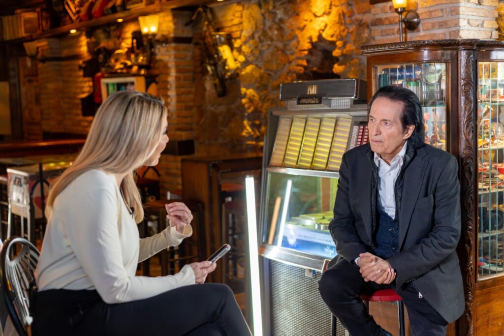 «EQ»: Καλεσμένος ο Πασχάλης, απόψε τα μεσάνυχτα στο ACTION 24