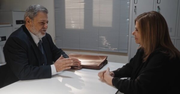 «Η γη της ελιάς»: Ο Στάθης σώζει την Ερωφίλη από ατύχημα, όμως εκείνη χάνει το μωρό και τον κατηγορεί γι’ αυτό