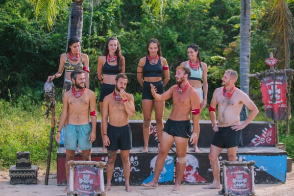 Survivor: Μια κρίσιμη μπλε μονομαχία- Δείτε βίντεο