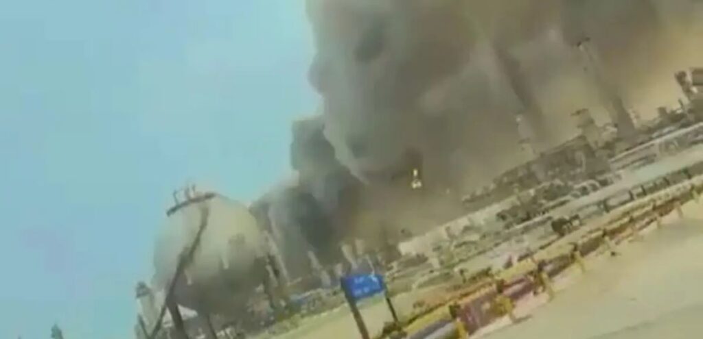 Σαουδική Αραβία: Το Ιράν χτύπησε με drone τις πετρελαϊκές εγκαταστάσεις της Aramco- Βίντεο