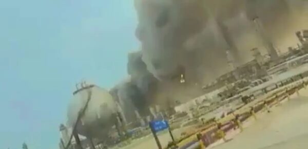 Σαουδική Αραβία: Το Ιράν χτύπησε με drone τις πετρελαϊκές εγκαταστάσεις της Aramco- Βίντεο