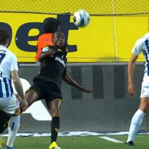 Ο Άρης των δέκα παικτών «πέταξε» δύο πέναλτι και έμεινε στο μηδέν με τον Ατρόμητο