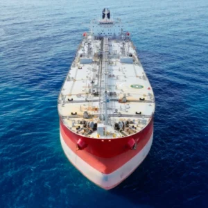 Ελληνόκτητο πλοίο χτυπήθηκε στη Μαύρη Θάλασσα –  Καλά στην υγεία τους οι 24 ναυτικοί, ανάμεσά τους 10 Έλληνες