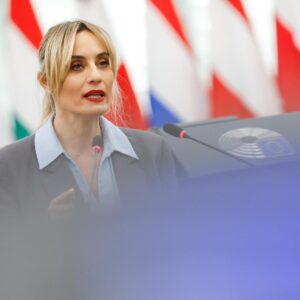 Ελεονώρα Μελέτη στο Ευρωκοινοβούλιο: «3.500 παιδιά κάθε μήνα θύματα κακοποίησης στο διαδίκτυο –  Να επιβληθούν αυστηρές κυρώσεις στις πλατφόρμες» (Βίντεο)