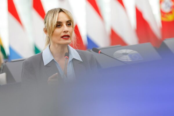 Ελεονώρα Μελέτη στο Ευρωκοινοβούλιο: «3.500 παιδιά κάθε μήνα θύματα κακοποίησης στο διαδίκτυο –  Να επιβληθούν αυστηρές κυρώσεις στις πλατφόρμες» (Βίντεο)