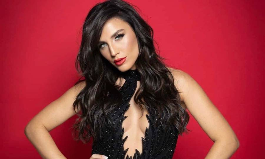 Ιουλία Καλλιμάνη: Ντελίριο με τα δύο ακυκλοφόρητα viral τραγούδια της- Δείτε τι συμβαίνει στο Tokyo (βίντεο)