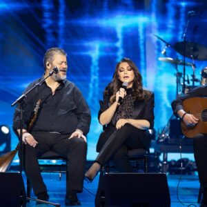 J2US 4oLive : Το πλουσιότερο και πιο ξέφρενο πάρτυ, με εκλεκτούς καλεσμένους, ερμηνείες φωτιά, λαϊκό και παραδοσιακό γλέντι και πολύ χορό!