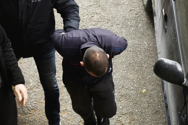 Θεσσαλονίκη: Προφυλακίστηκε ο 23χρονος για τη δολοφονία 20χρονου Κλεομένη στην Καλαμαριά – Επιμένει ότι ήταν σε άμυνα (βίντεο)