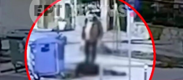 Θεσσαλονίκη: Βίντεο ντοκουμέντο από τη δολοφονική επίθεση με μαχαίρι  σε 20χρονο στην Καλαμαριά – Η στιγμή που αιμόφυρτος καταρρέει στο πεζοδρόμιο