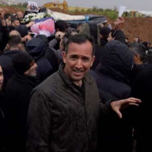 Βηρυττός: Πλήθος κόσμου στις κηδείες  των τριών δημοσιογράφων που σκοτώθηκαν σε ισραηλινή επιδρομή