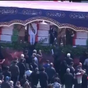 Πλήθος κόσμου στις κηδείες  του Ιρανού Αρχηγού Ασφαλείας, Αλί Λαριτζανί, του γιού του και 84 ναυτικών (βίντεο)