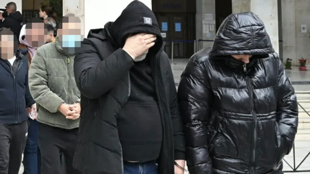 Ποινική δίωξη για κακουργήματα στο «κύκλωμα των celebrities» που εξαπατούσε τον ΕΦΚΑ – Στα 11 εκατ. ευρώ η φοροδιαφυγή